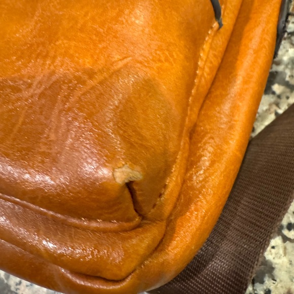 Classic Brown Leather Messenger Bag - Picture 14 of 15